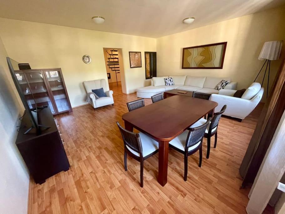 Huge Two Floor Apartment On The Park Colonnade With Free Parking For One Car, 160 Sqm Karlovy Vary Exteriér fotografie